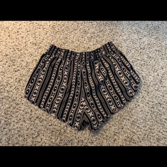 Aztec Shorts - Picture 3 of 3